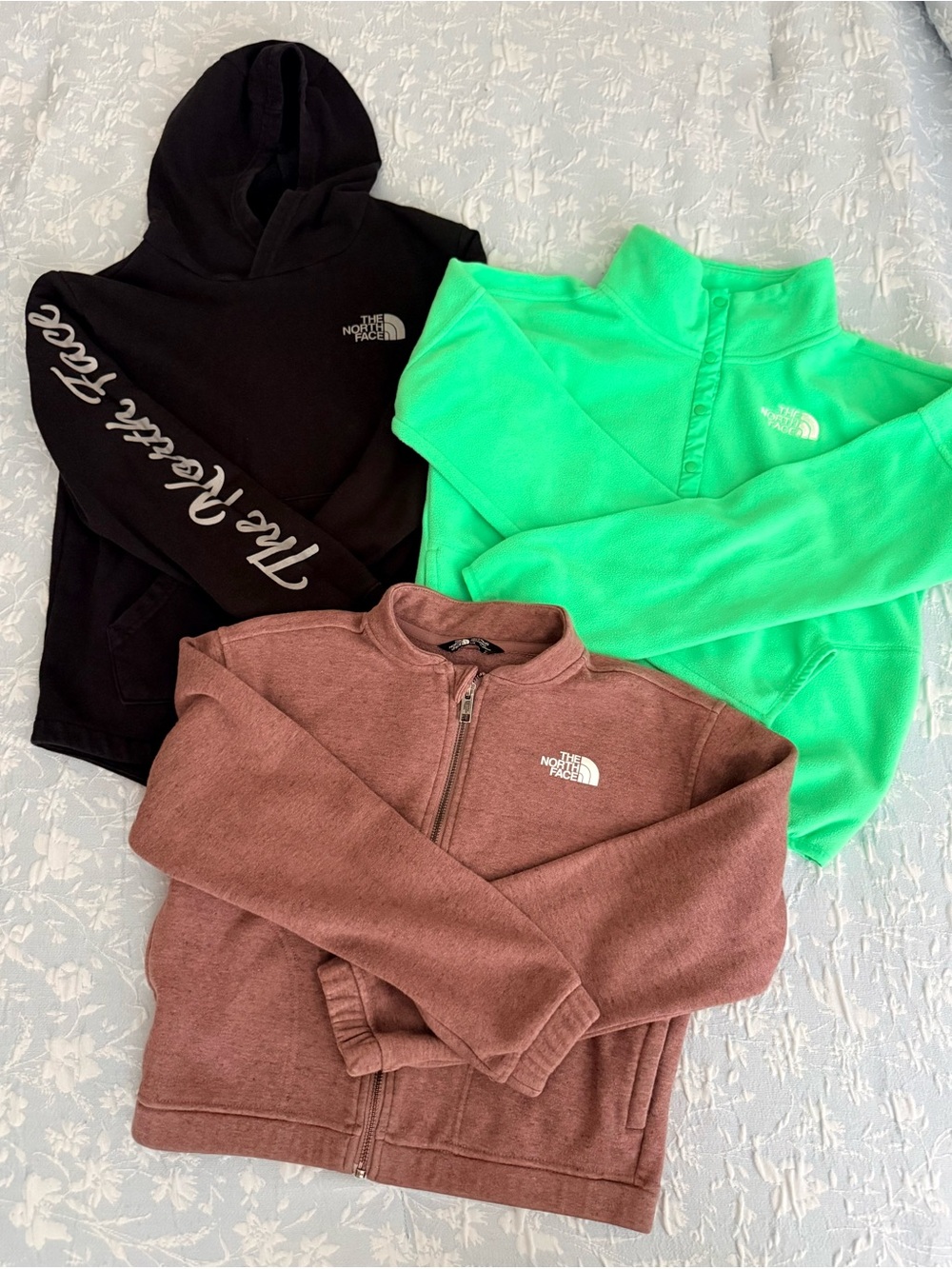 (3) The North Face Kids Sweater bundle